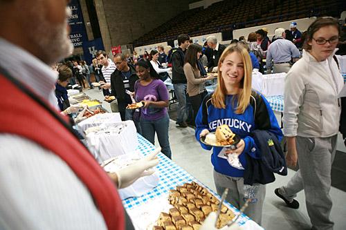 Students received food from their professors during a breakfast buffet at Crunch Brunch 2009. 